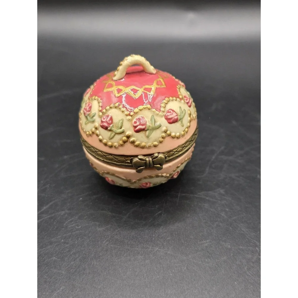Vintage Trinket Box. Hand Painted 1998 Perfect For All Occasions